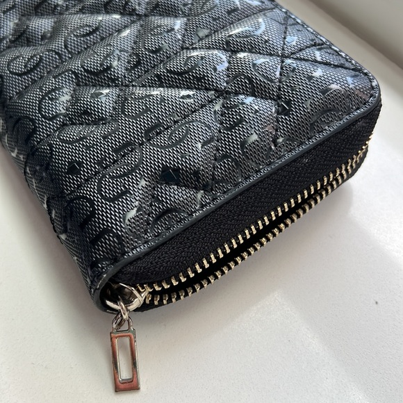Guess Embossed Black Wallet - Picture 2 of 7